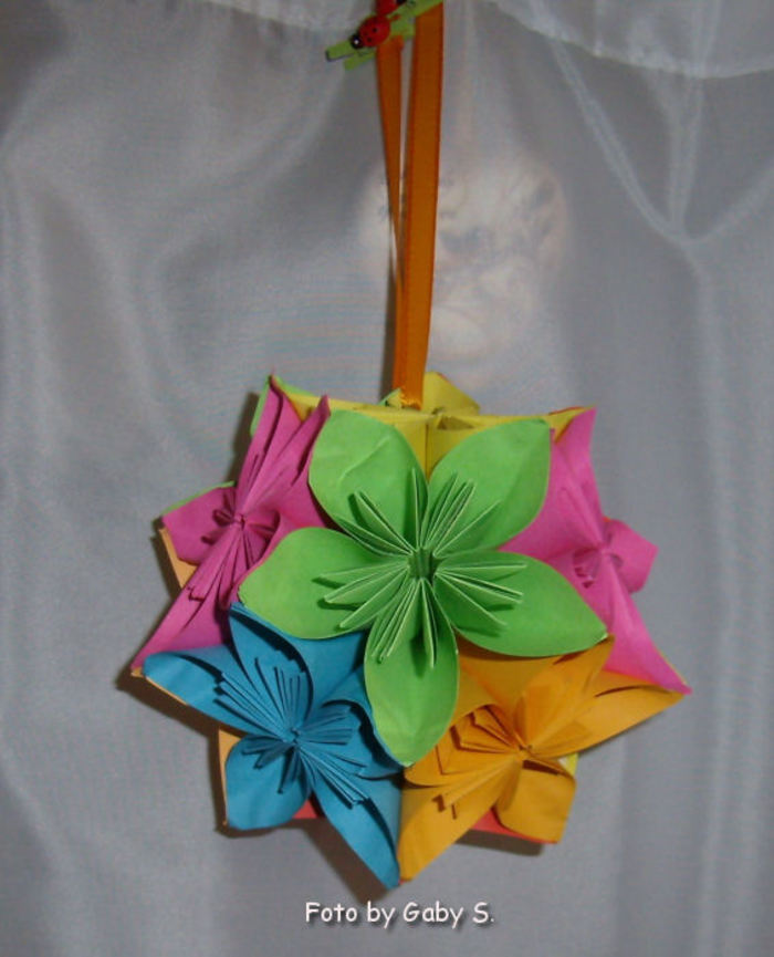 Kusudama-Ball aus Origami